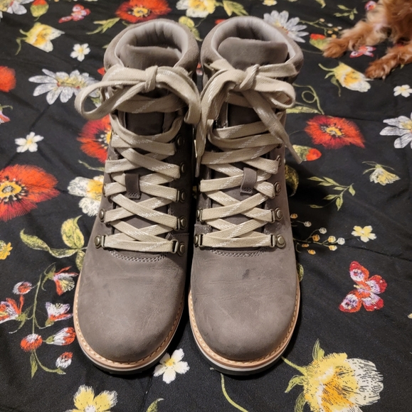 Chaco Shoes | Chaco Cataluna Explorer Boot | Color: Gray | Size: 6.5 | Celticcoterie's Closet